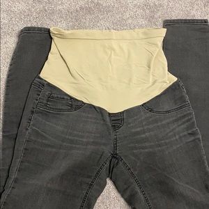Stretch skinny maternity jeans